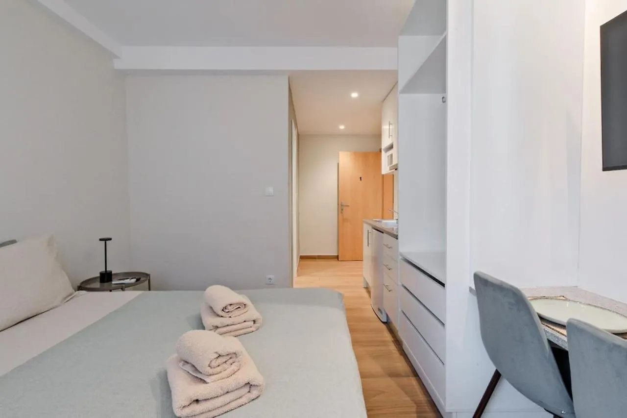 Lovely Studio Fully Equipped Near Subway N1 Lisbon 0*,  Portugal