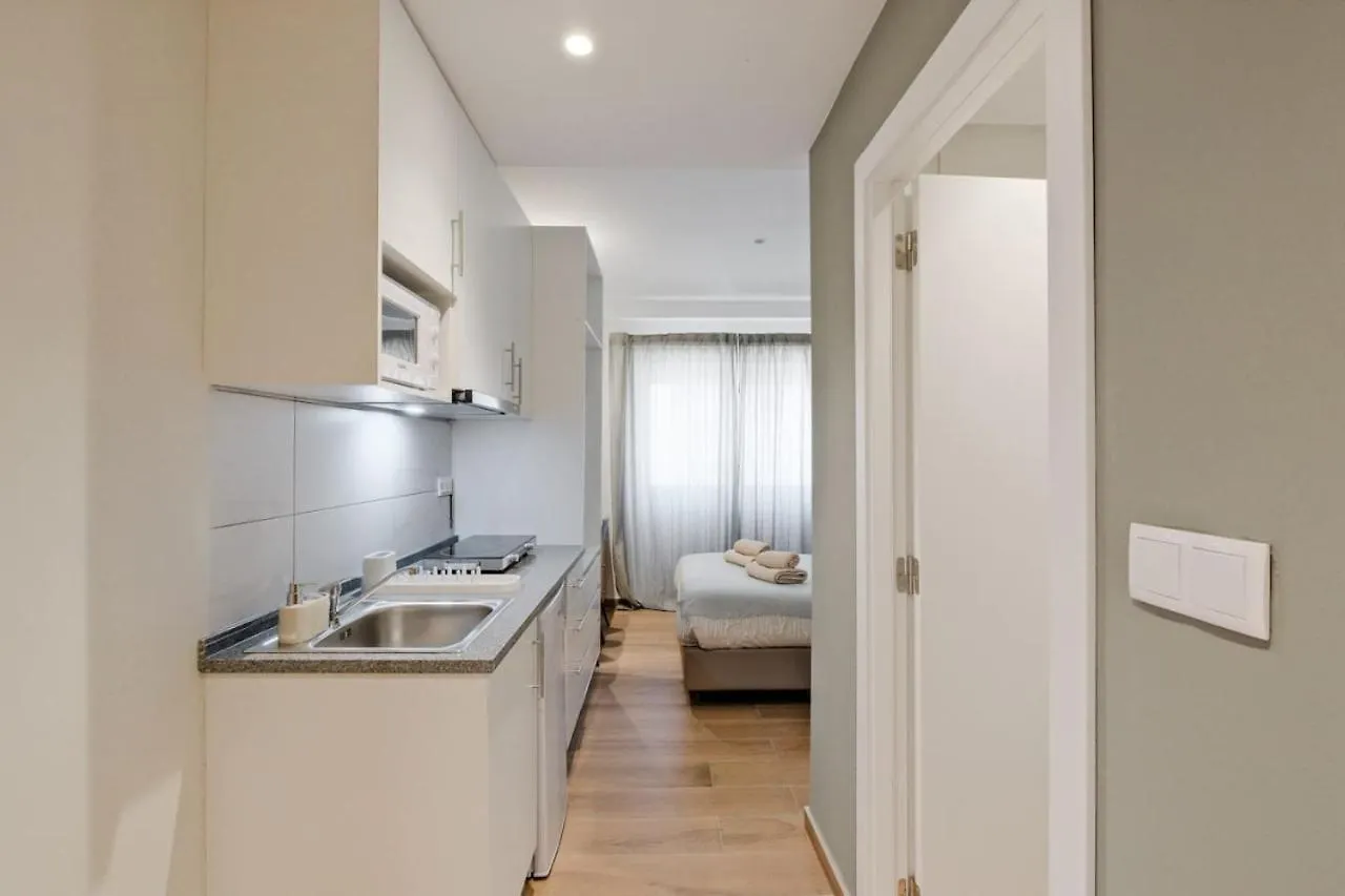 Lovely Studio Fully Equipped Near Subway N1 Lisbon Apartment