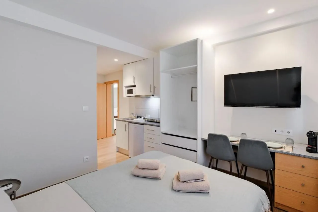 Lovely Studio Fully Equipped Near Subway N1 Lisbon Apartment