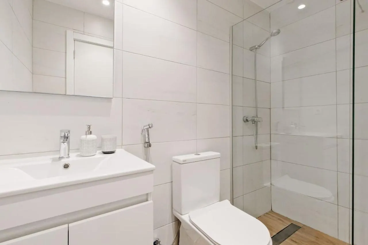 Apartment Lovely Studio Fully Equipped Near Subway N1 Lisbon Portugal